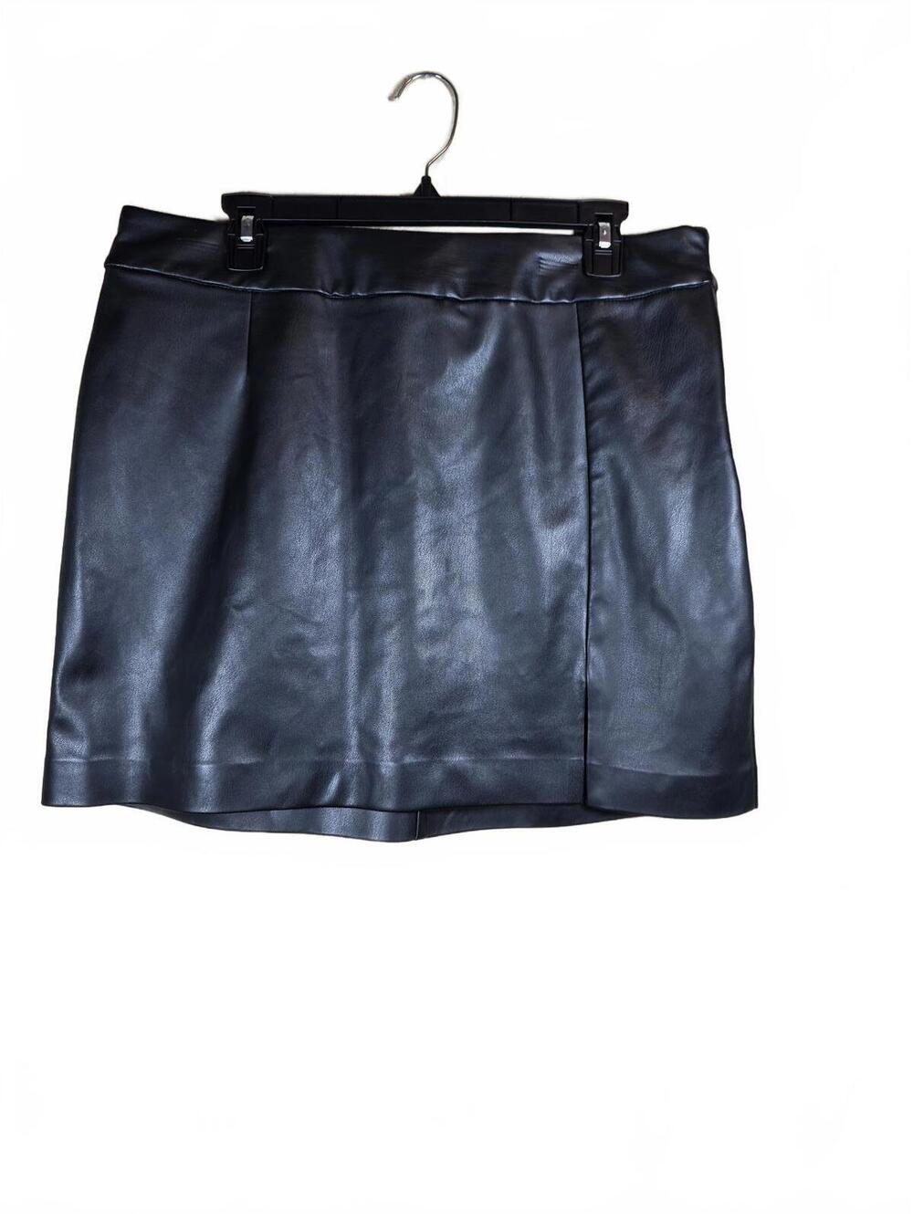 The Drop Women’s Aiden Vegan Leather Mini Skirt Black XL